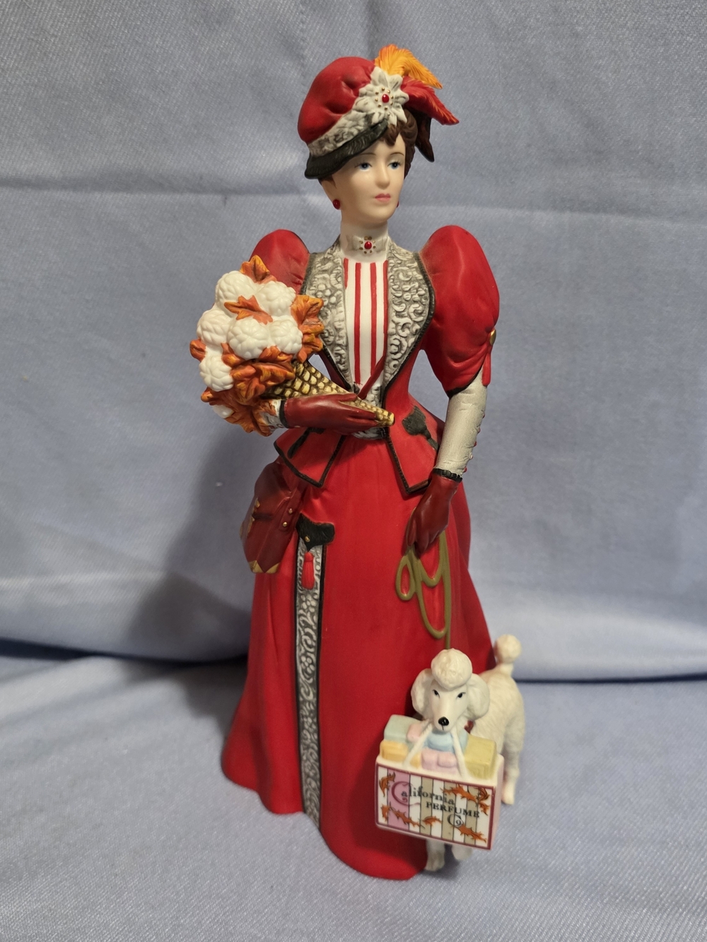 Avon — President’s Club Mrs. Albee Award Figurine